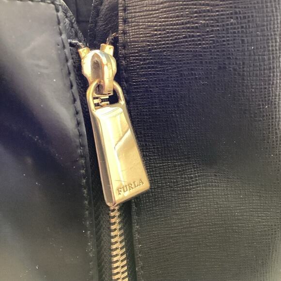 FURLA BLACK SIDE ZIP LEATHER TOTE - Picture 6 of 12
